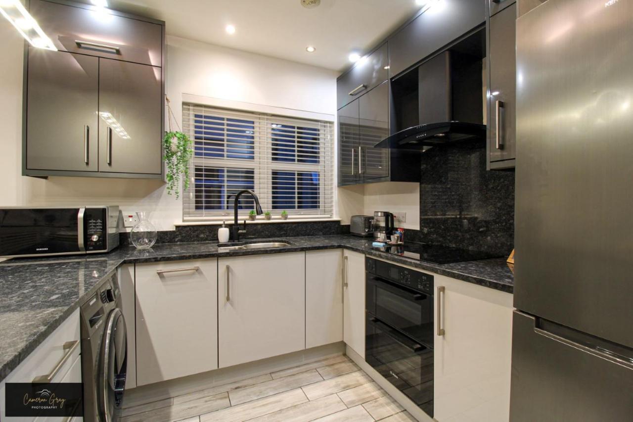 Nice 2 Bed House, Office, Wi-Fi, Free Parking Белфаст Экстерьер фото
