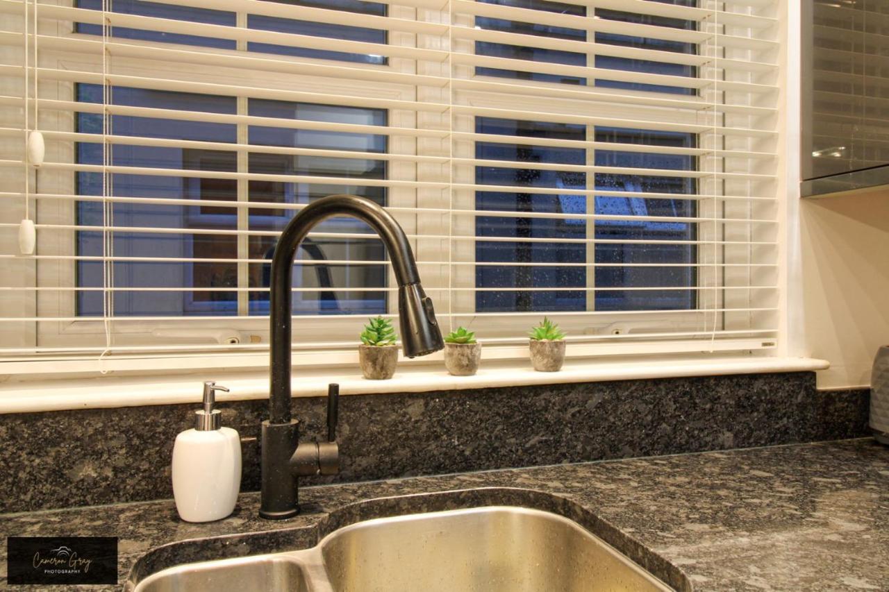 Nice 2 Bed House, Office, Wi-Fi, Free Parking Белфаст Экстерьер фото